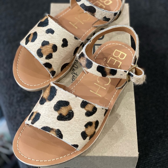 *Brand New* Lil Cabana by Matisse Girls Leopard Sandals Size 1 With Box - Picture 2 of 3